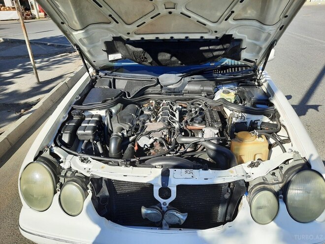 Mercedes E 220 2000, 417,000 km - 2.2 l - Bakı