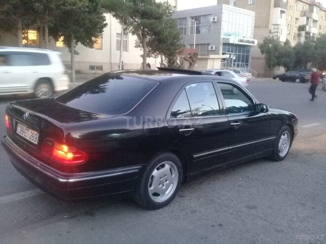 Mercedes E 240 1999, 228,000 km - 2.4 l - Bakı
