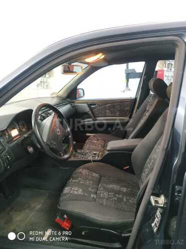 Mercedes E 280 1997, 220,000 km - 2.8 l - Bakı