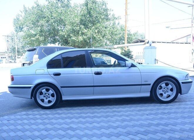 BMW 528 1997, 180,000 km - 2.8 л - Bakı