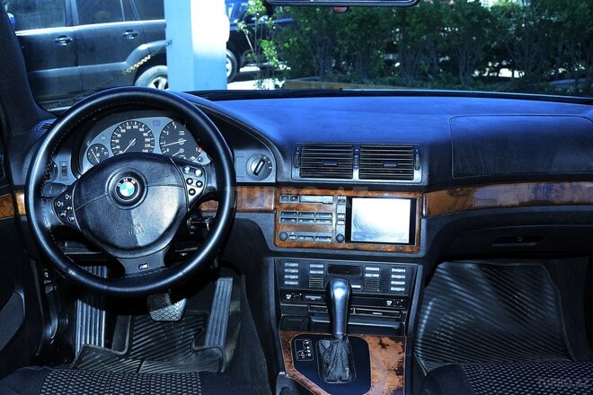 BMW 528 1997, 180,000 km - 2.8 л - Bakı