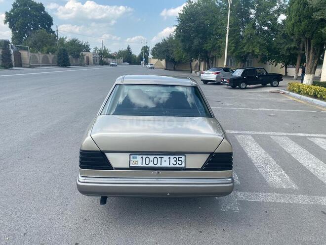 Mercedes E 250 1991, 357,444 km - 2.5 l - Bərdə