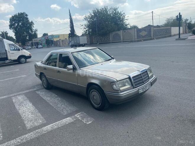 Mercedes E 250 1991, 357,444 km - 2.5 l - Bərdə
