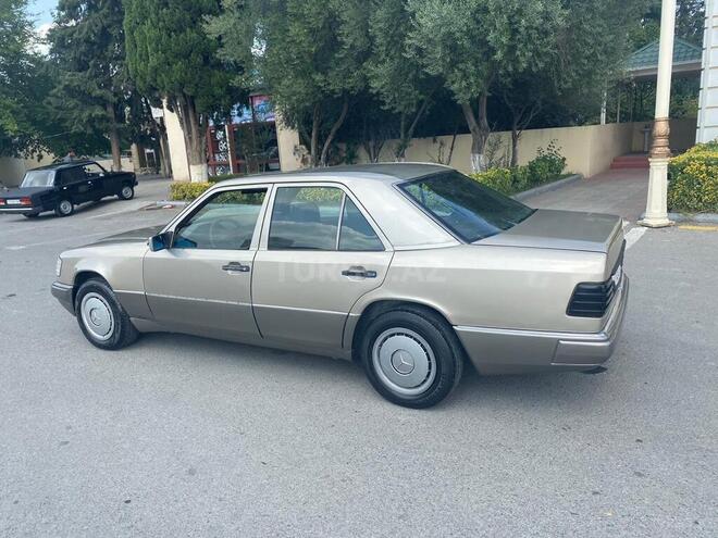Mercedes E 250 1991, 357,444 km - 2.5 l - Bərdə