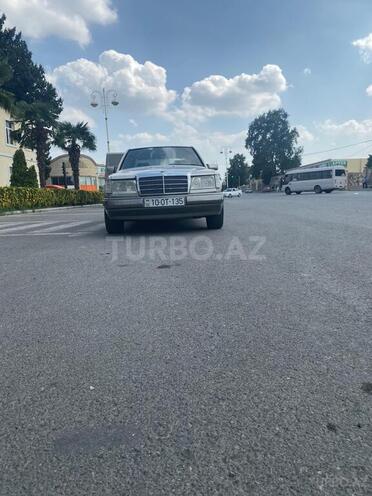 Mercedes E 250 1991, 357,444 km - 2.5 l - Bərdə