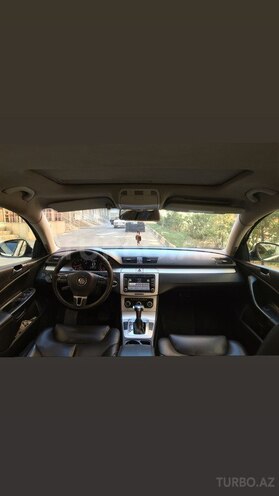 Volkswagen Passat 2010, 235,000 km - 2.0 л - Bakı