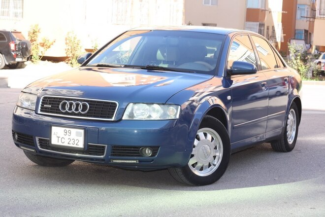 Audi A4 2003, 267,000 km - 1.8 l - Bakı