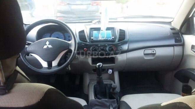 Mitsubishi L200 2012, 11,213 km - 2.5 л - Salyan