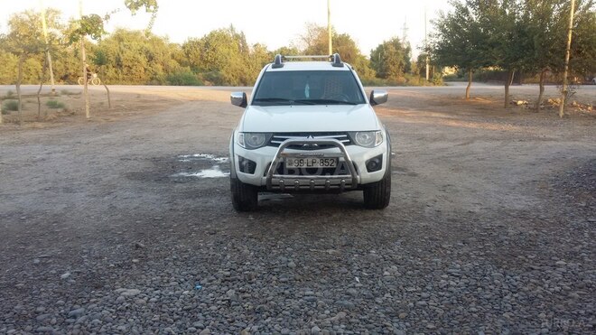 Mitsubishi L200 2012, 11,213 km - 2.5 л - Salyan