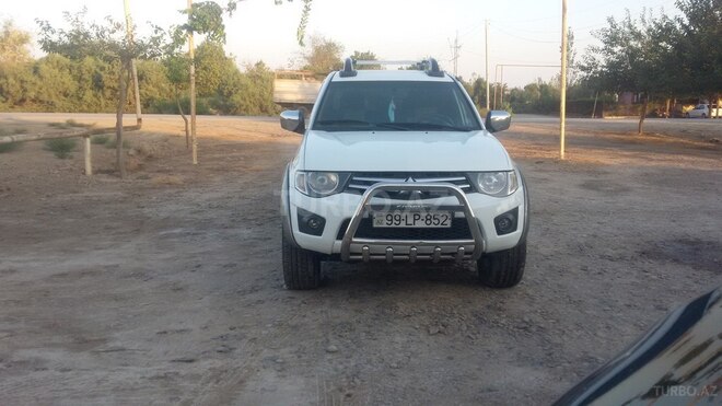 Mitsubishi L200 2012, 11,213 km - 2.5 л - Salyan