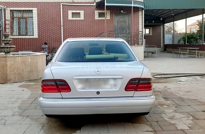 Mercedes E 240 1998, 250,000 km - 2.4 l - Bakı