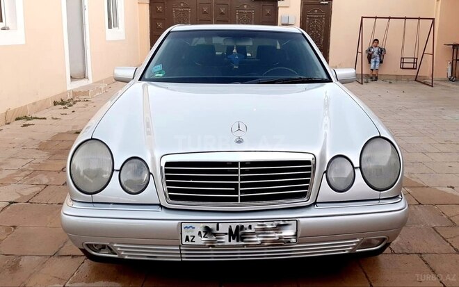 Mercedes E 240 1998, 250,000 km - 2.4 l - Bakı
