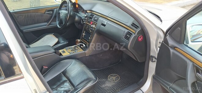 Mercedes E 320 2000, 451,362 km - 3.2 l - Bakı