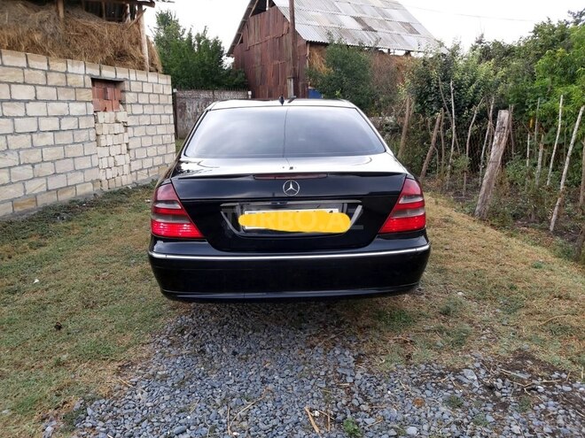 Mercedes E 220 2004, 250,000 km - 2.2 l - Bakı
