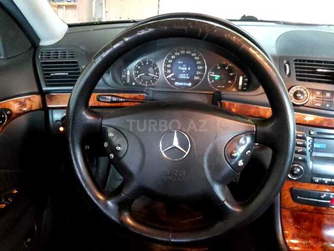 Mercedes E 220 2004, 250,000 km - 2.2 l - Bakı
