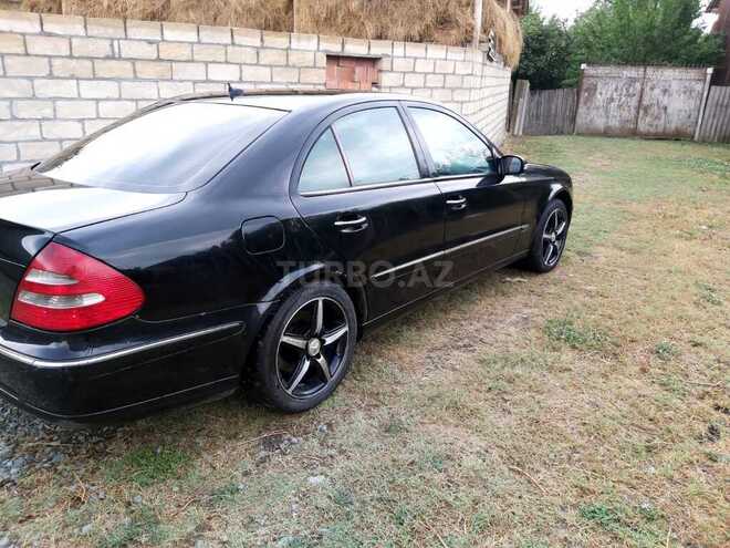 Mercedes E 220 2004, 250,000 km - 2.2 l - Bakı