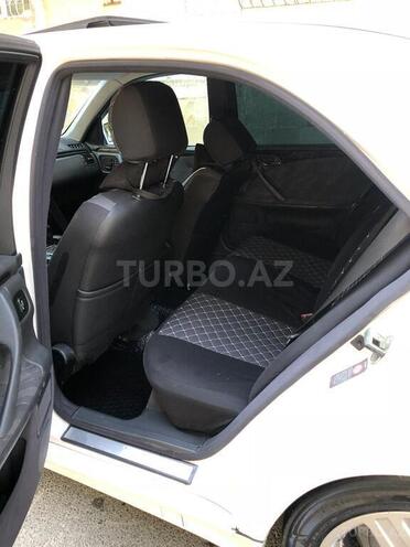 Mercedes E 240 2001, 230,000 km - 2.4 l - Bakı