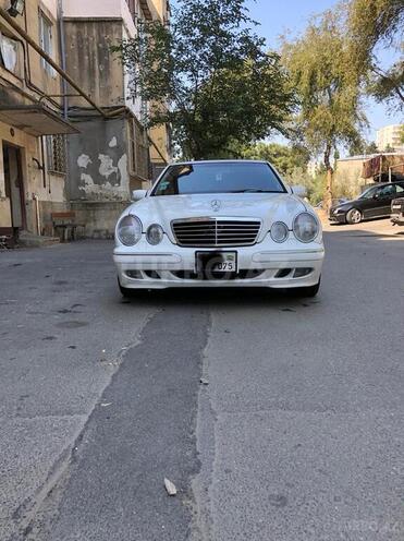 Mercedes E 240 2001, 230,000 km - 2.4 l - Bakı