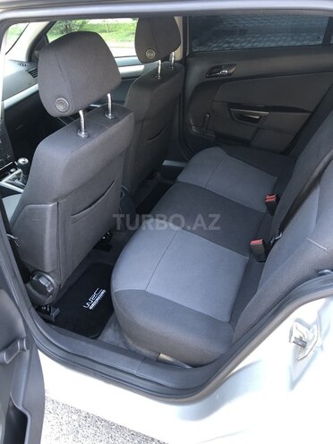 Opel Astra 2006, 215,000 km - 1.3 l - Bakı