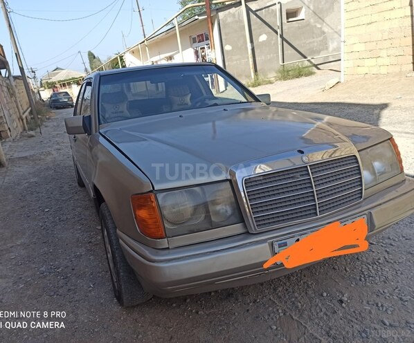 Mercedes E 250 1990, 257,000 km - 2.5 l - Bakı
