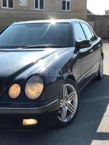Mercedes E 200 2000, 221,000 km - 2.0 л - Şamaxı