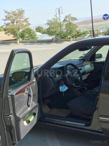 Mercedes E 200 2000, 221,000 km - 2.0 л - Şamaxı