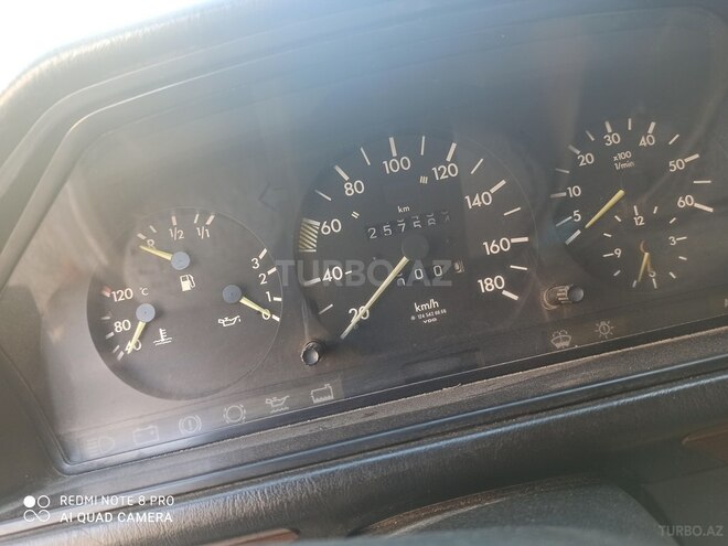 Mercedes E 250 1990, 257,000 km - 2.5 l - Bakı