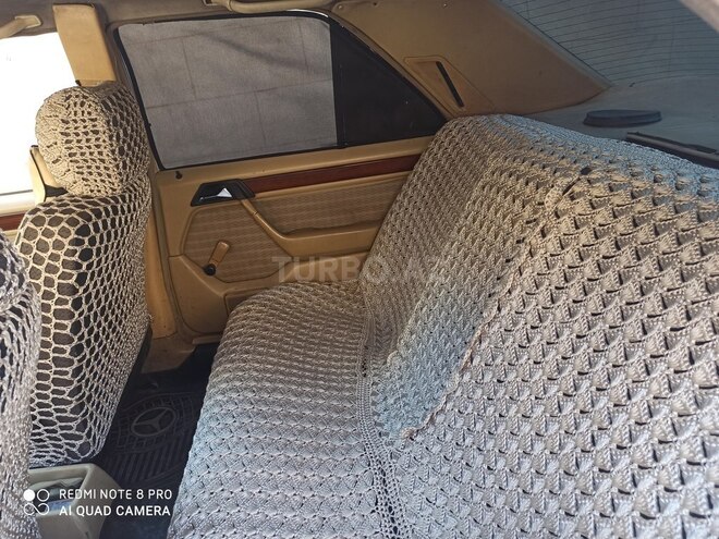 Mercedes E 250 1990, 257,000 km - 2.5 l - Bakı