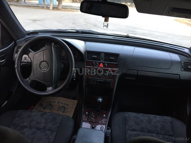 Mercedes C 220 2000, 285,000 km - 2.2 l - Bakı