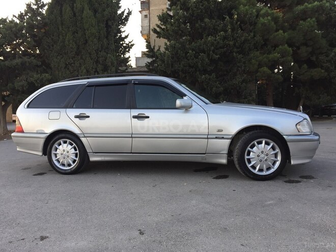 Mercedes C 220 2000, 285,000 km - 2.2 l - Bakı