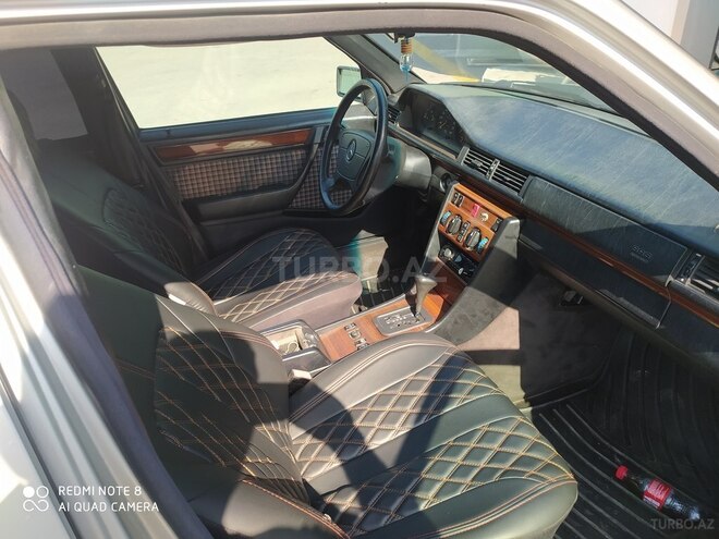 Mercedes E 220 1995, 290,000 km - 2.2 l - Bakı
