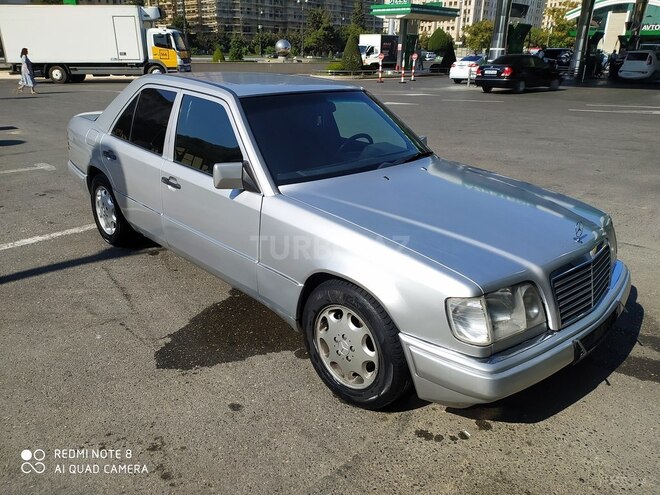 Mercedes E 220 1995, 290,000 km - 2.2 l - Bakı