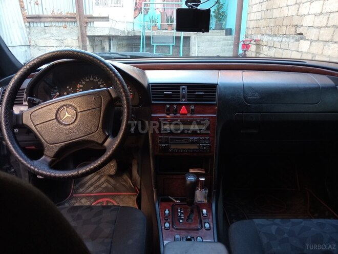 Mercedes C 200 2000, 289,000 km - 2.0 l - Yevlax
