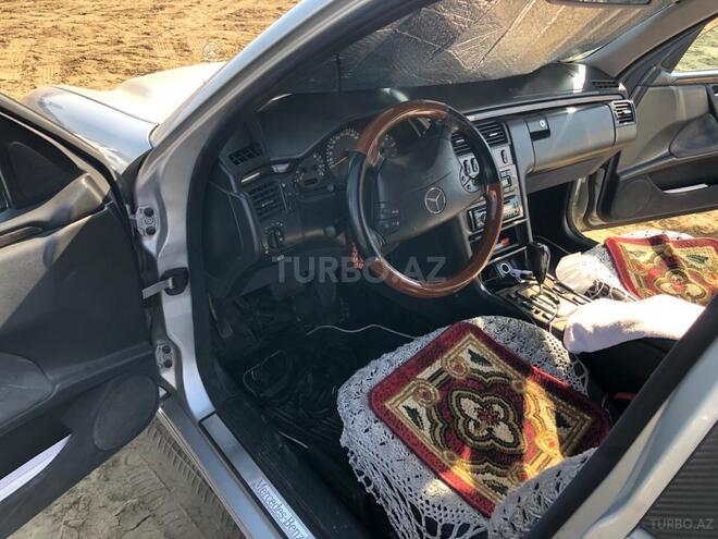 Mercedes E 270 2001, 530,000 km - 2.7 л - Bakı
