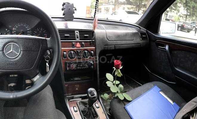 Mercedes C 180 1995, 317,000 km - 1.8 л - Bakı