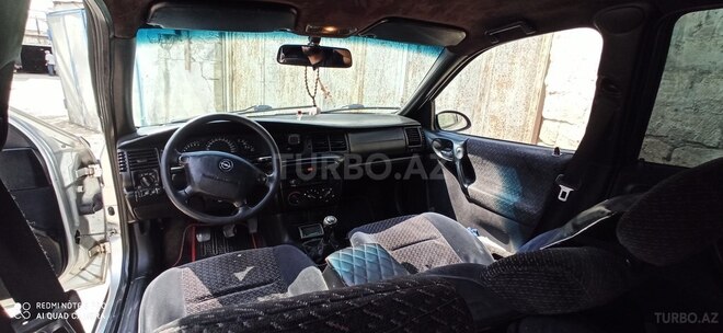 Opel Vectra 1996, 499,000 km - 2.0 l - Bakı