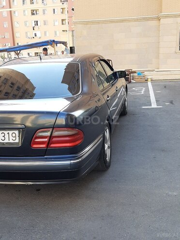Mercedes E 220 2000, 537,800 km - 2.2 l - Bakı