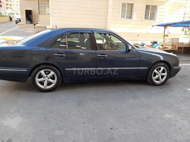Mercedes E 220 2000, 537,800 km - 2.2 l - Bakı