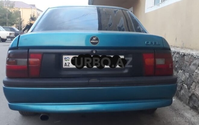 Opel Vectra 1993, 400,000 km - 2.0 l - Qusar
