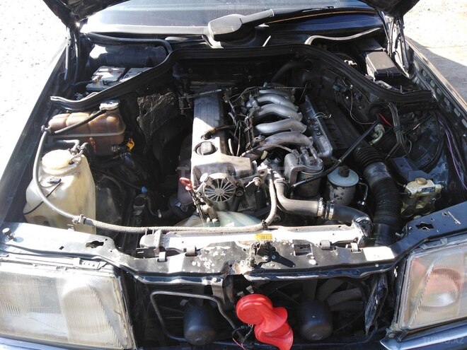 Mercedes E 250 1992, 352,888 km - 2.5 л - Xırdalan