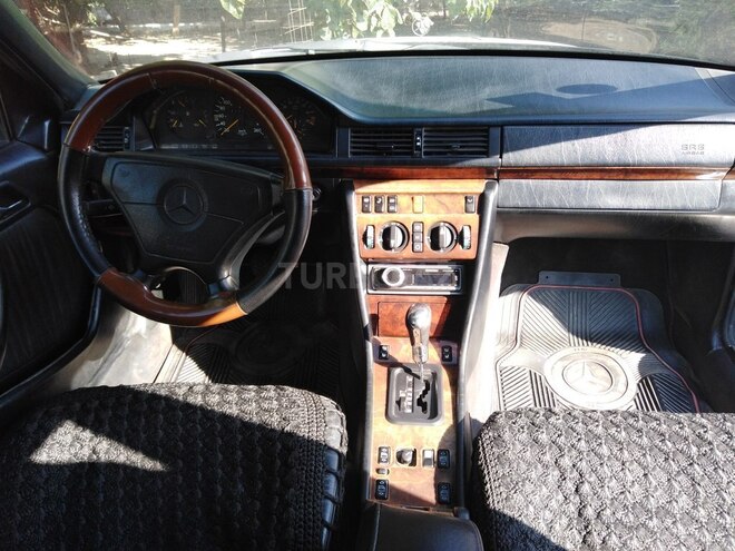 Mercedes E 250 1992, 352,888 km - 2.5 л - Xırdalan