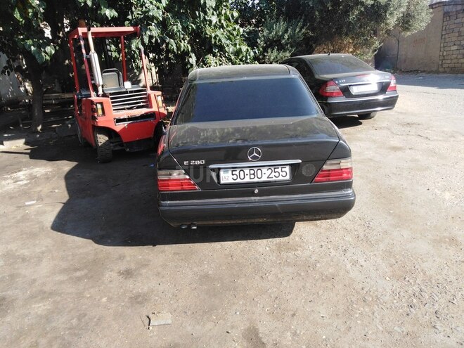 Mercedes E 250 1992, 352,888 km - 2.5 л - Xırdalan
