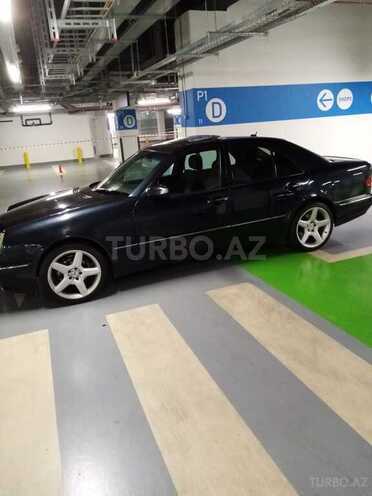 Mercedes E 240 2000, 270,000 km - 2.4 l - Bakı