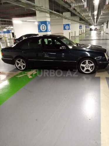 Mercedes E 240 2000, 270,000 km - 2.4 l - Bakı