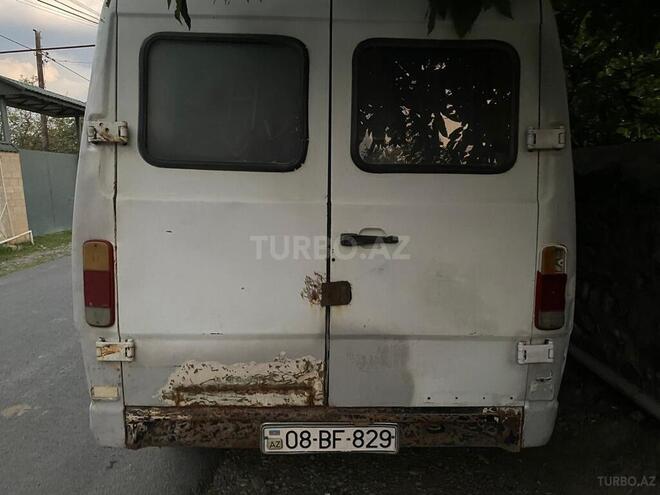 Mercedes 208 D 1990, 370,000 km - 2.3 l - Balakən