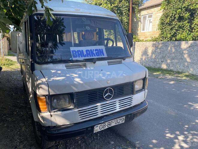 Mercedes 208 D 1990, 370,000 km - 2.3 l - Balakən