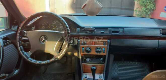 Mercedes E 250 1993, 708,476 km - 2.5 l - Bakı