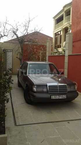 Mercedes E 250 1993, 708,476 km - 2.5 l - Bakı