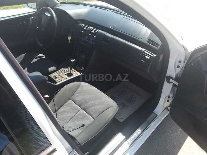 Mercedes E 240 2001, 207,000 km - 2.6 l - Sumqayıt