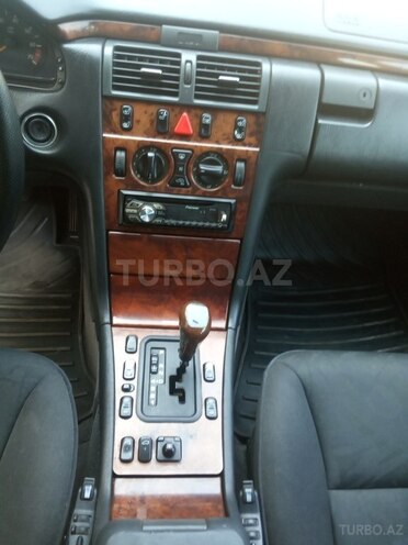 Mercedes E 240 1998, 274,000 km - 2.4 l - Mingəçevir